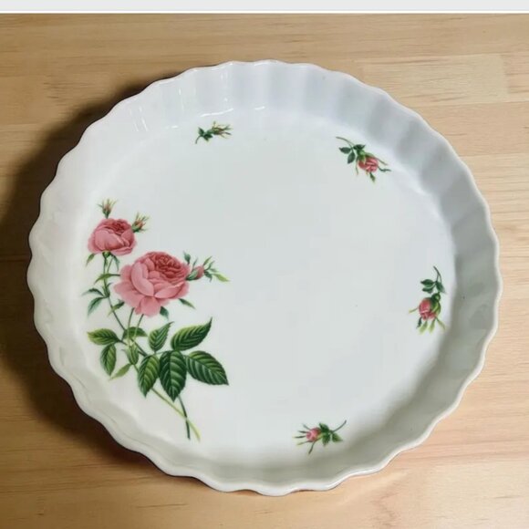 Vintage Christineholm Pink Cabbage Rose Quiche Baking Dish - Picture 1 of 3